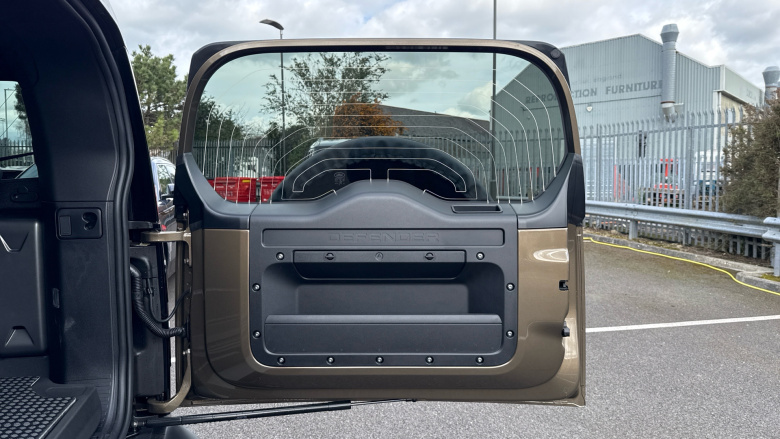 Land Rover Defender 3.0 D250 X-Dynamic SE 90 3dr Auto [6 Seat] Diesel Estate